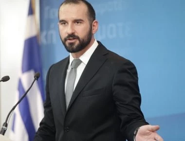 Φοροελαφρύνσεις και μόνιμα επιδόματα εξαγγέλει ο Τζανακόπουλος